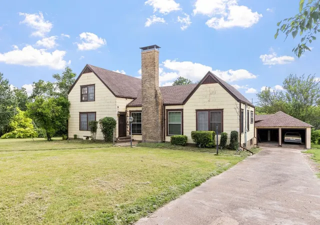 Photo 1 of Single family home for sale at 701 5th St, Honey Grove, TX 75446 | MLS# 21003722 | Listing updated on 2026-07-08