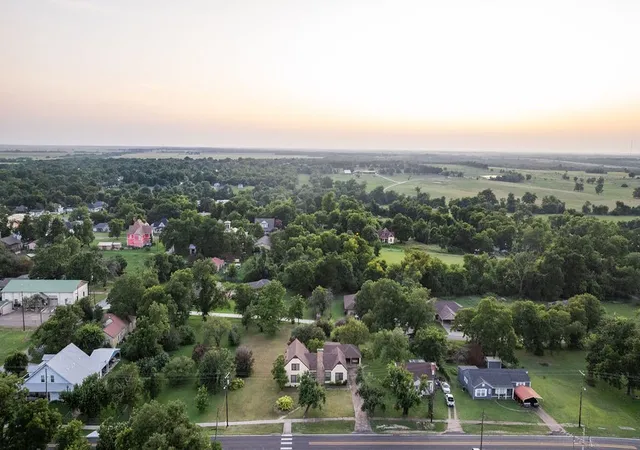 Photo 4 of Single family home for sale at 701 5Th St, Honey Grove, TX 75446 | MLS# 21003722 | Listing updated on 2026-07-08