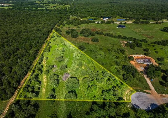 Homes for sale in Nocona, TX | 354 Trailride Ln, Nocona, TX 76255 | MLS# 21007503