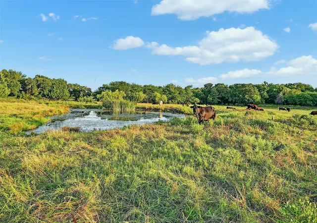 Photo 3 of Single family home for sale at 2340 Wright Rd, Sherman, TX 75092 | MLS# 21006770 | Listing updated on 2026-07-09