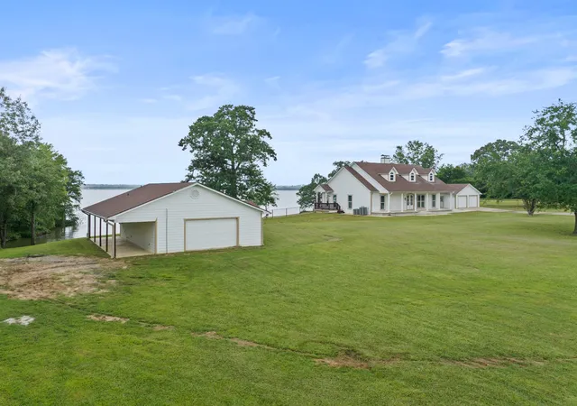 Homes for sale in Pittsburg, TX | 1930 Cr 2320, Pittsburg, TX 75686 | MLS# 21008240