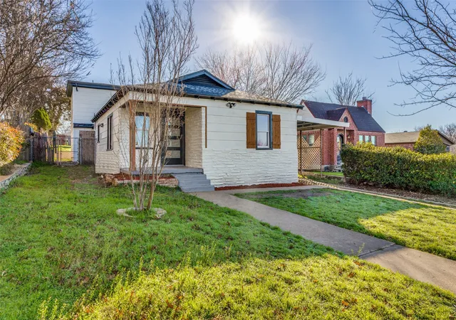 Photo 1 of Single family home for sale at 3309 Merrick St, Fort Worth, TX 76107 | MLS# 20990875 | Listing updated on 2026-09-02