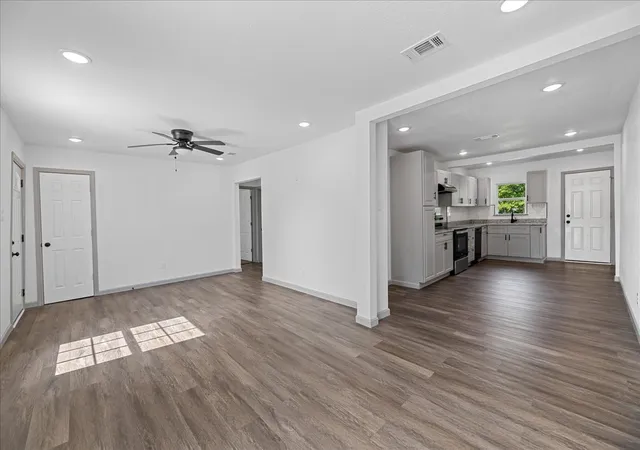 Photo 3 of Sale Pending at 1826 Wellington St, Greenville, TX 75401 | MLS# 21005415 | Listing updated on 2026-07-23