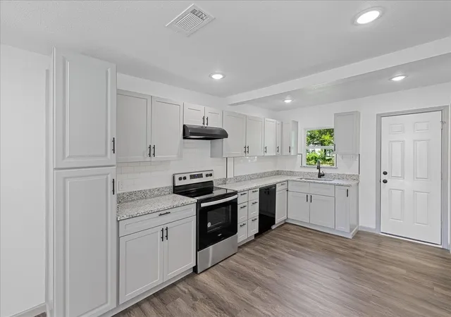 Photo 3 of Sale Pending at 1826 Wellington St, Greenville, TX 75401 | MLS# 21005415 | Listing updated on 2026-07-23