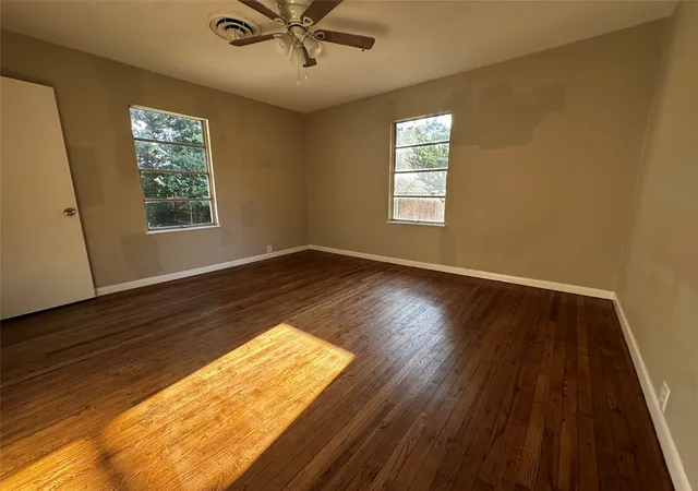 Photo 3 of Single family home for sale at 400 E Liberty St, Pilot Point, TX 76258 | MLS# 21007058 | Listing updated on 2026-07-27