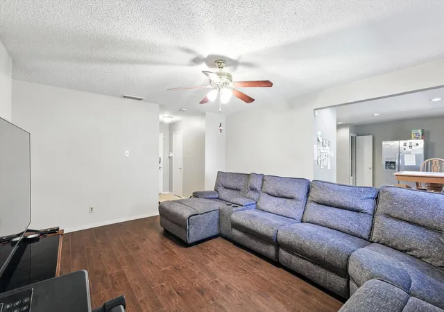 Photo 3 of Sale Pending at 325 Hastings Dr, Cedar Hill, TX 75104 | MLS# 21011467 | Listing updated on 2026-08-27