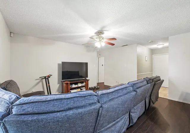 Photo 3 of Sale Pending at 325 Hastings Dr, Cedar Hill, TX 75104 | MLS# 21011467 | Listing updated on 2026-08-27