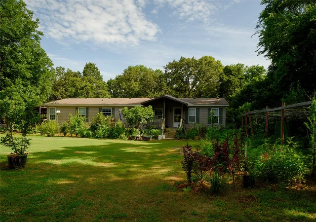 Photo 3 of Manufactured home for sale at 1468 Cedar Mills Rd, Gordonville, TX 76245 | MLS# 21011483 | Listing updated on 2026-08-19