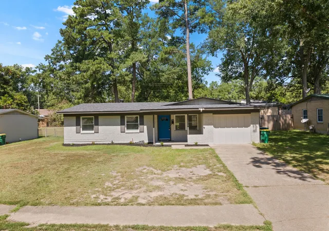 Homes for sale in Texarkana, TX | 3915 Sabine, Texarkana, TX 75503 | MLS# 21011944