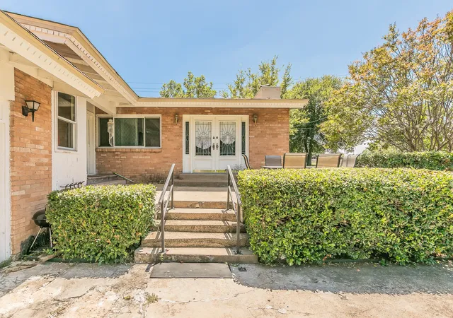 Photo 3 of Single family home for sale at 6207 Lyndon B Johnson Fwy, Dallas, TX 75240 | MLS# 21010264 | Listing updated on 2026-07-27