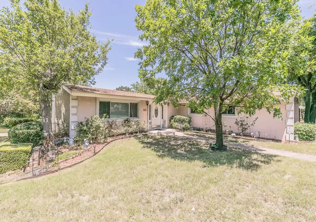 Photo 3 of Single family home for sale at 6207 Lyndon B Johnson Fwy, Dallas, TX 75240 | MLS# 21010264 | Listing updated on 2026-07-27