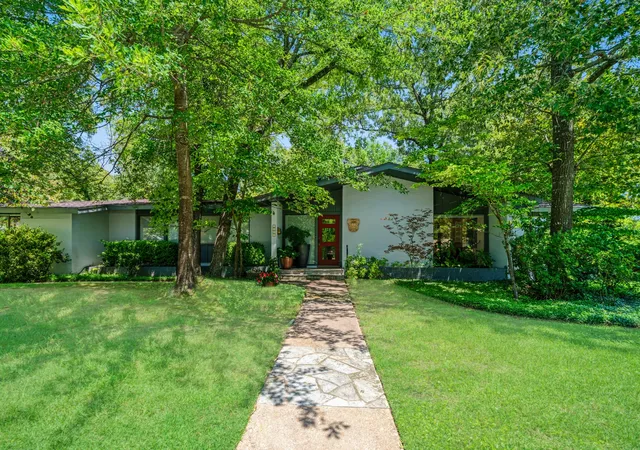 Photo 1 of Sale Pending at 3160 Allen, Paris, TX 75460 | MLS# 21012019 | Listing updated on 2026-08-24