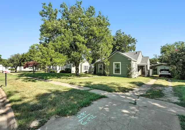 Photo 3 of Single family home for sale at 203 Miami St, Coleman, TX 76834 | MLS# 21014677 | Listing updated on 2026-09-30