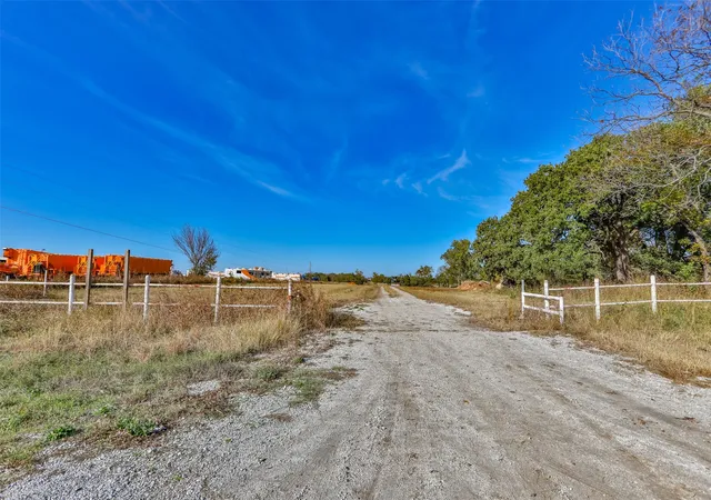 Photo 1 of Land for sale at 4401 E Hwy 82, Gainesville, TX 76240 | MLS# 21015332 | Listing updated on 2026-07-15