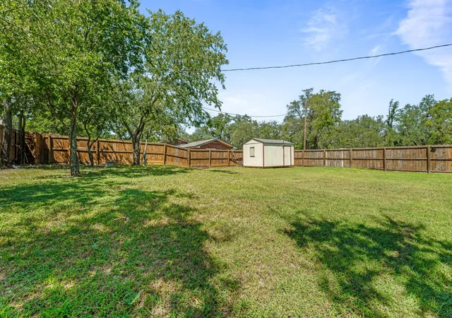 Photo 3 of Single family home for sale at 810 Alexander Rd, Stephenville, TX 76401 | MLS# 21010051 | Listing updated on 2026-09-18