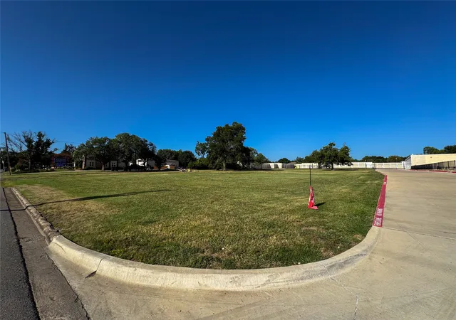 Photo 4 of Land for sale at 2412 Travis St, Sherman, TX 75092 | MLS# 21016145 | Listing updated on 2026-09-16