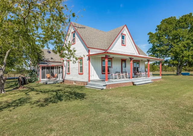 Photo 2 of Single family home for sale at 392 Mt Pleasant Rd, Valley View, TX 76272 | MLS# 21018043 | Listing updated on 2026-10-07