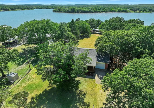 Homes for sale in Bowie, TX | 404 Selma Rd, Bowie, TX 76230 | MLS# 21018314