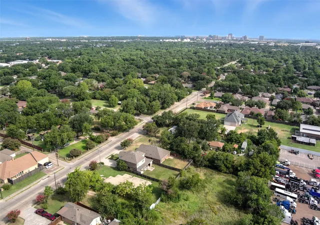 17th image of 630 N Irving Heights Dr, Irving, TX 75061 | MLS# 21018544