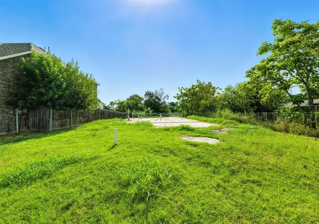 Land for sale at 630 N Irving Heights Dr, Irving, TX 75061 | MLS# 21018544