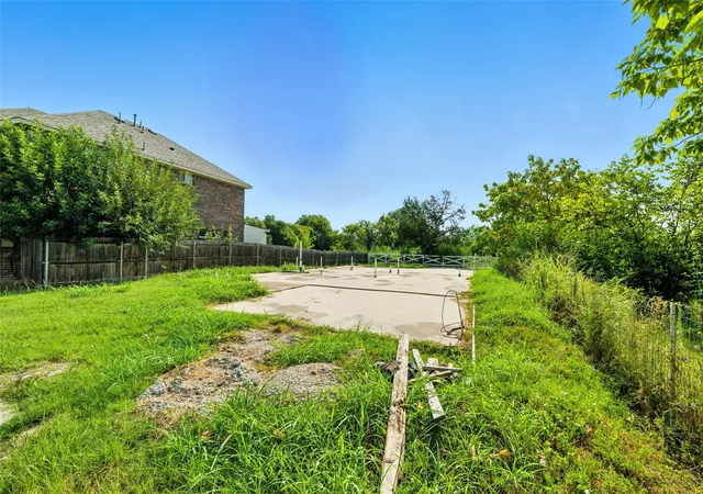 4th image of 630 N Irving Heights Dr, Irving, TX 75061 | MLS# 21018544