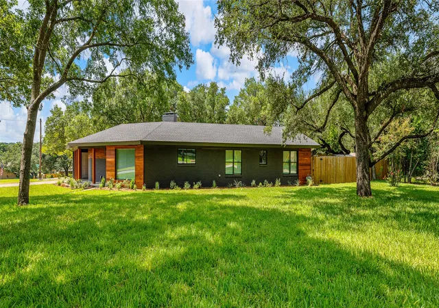 Photo 4 of Single family home for sale at 5205 Lockwood Dr, Waco, TX 76710 | MLS# 21019158 | Listing updated on 2026-07-10