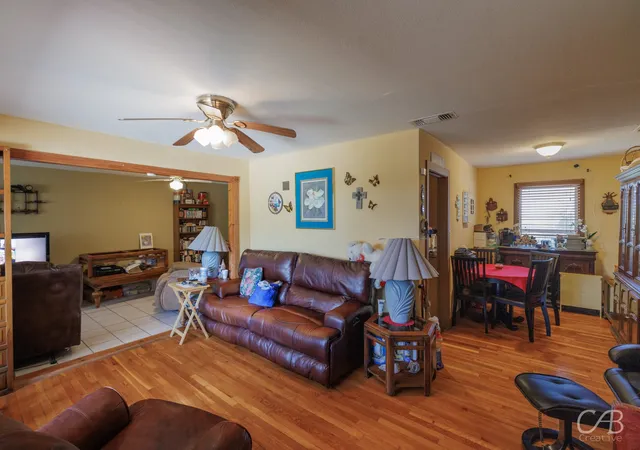Photo 3 of Single family home for sale at 1406 W Commerce St, Eastland, TX 76448 | MLS# 21017177 | Listing updated on 2026-07-28