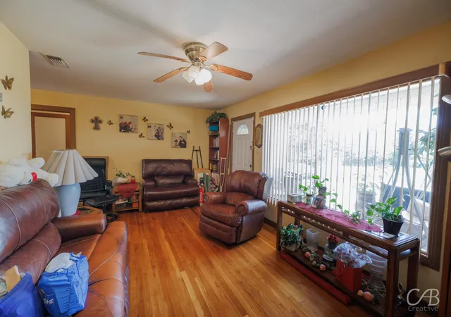 Photo 4 of Single family home for sale at 1406 W Commerce St, Eastland, TX 76448 | MLS# 21017177 | Listing updated on 2026-07-28