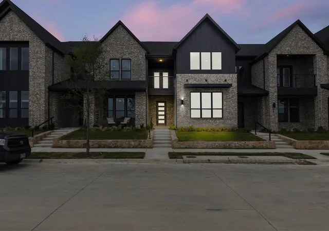 Townhouse for sale at 2636 Yampa Dr, McKinney, TX 75071 | MLS# 21020293