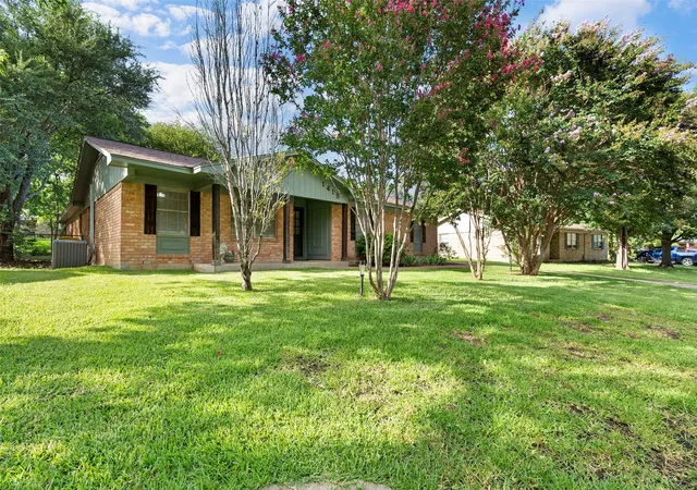 Homes for sale in Hillsboro, TX | 1415 Meadowlark Dr, Hillsboro, TX 76645 | MLS# 20999897
