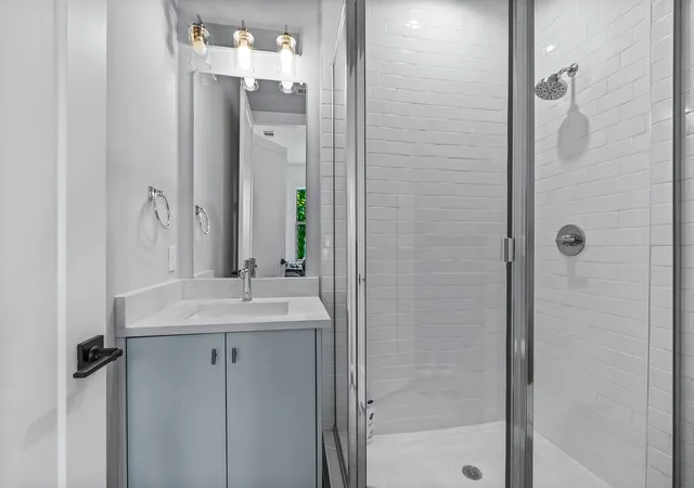 Listing Photo 4 - Condo for sale in building located at 4204 San Jacinto St, Dallas, TX 75204 - Unit #101
