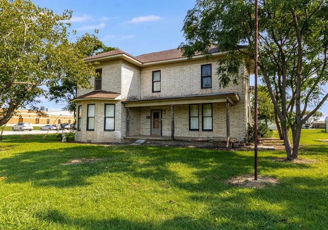 Homes for sale in Malone, TX | 112 W Hackberry St, Malone, TX 76660 | MLS# 21022477