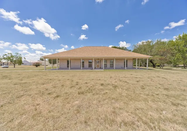 Homes for sale in St Jo, TX | 537 Fm 677 N, St Jo, TX 76265 | MLS# 21022168