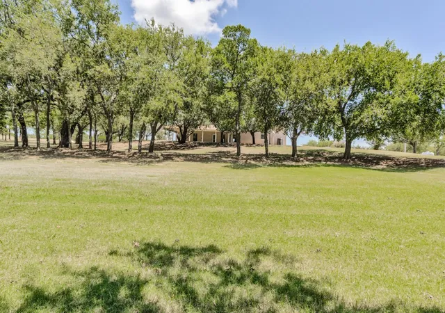 Homes for sale in St Jo, TX | 537 Fm 677 N, St Jo, TX 76265 | MLS# 21022168