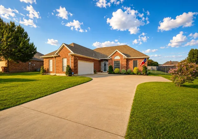 Photo 2 of Sale Pending at 406 Sunshine Trl, Bells, TX 75414 | MLS# 21021003 | Listing updated on 2026-07-22