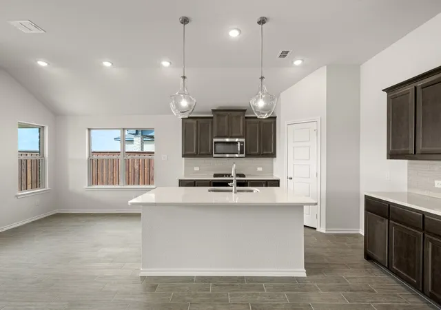 4th image of 737 Scarlet Sage, Waxahachie, TX 75165 | MLS# 21024135