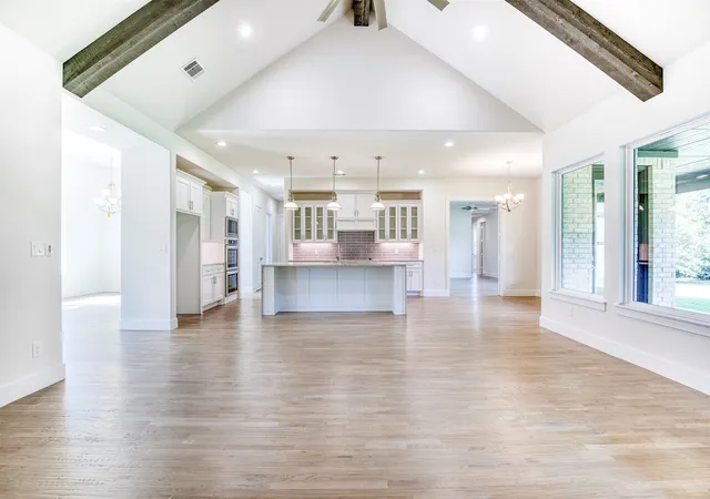 Photo 3 of Single family home for sale at 1044 Hidden Oaks Dr, Wills Point, TX 75169 | MLS# 21025013 | Listing updated on 2026-07-17