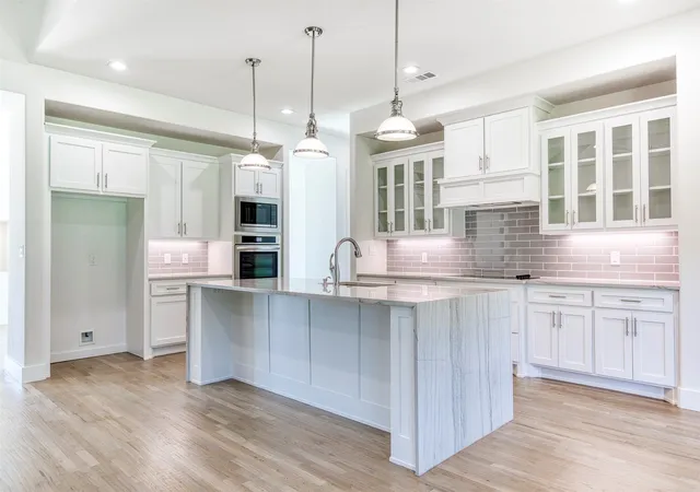 Photo 4 of Single family home for sale at 1044 Hidden Oaks Dr, Wills Point, TX 75169 | MLS# 21025013 | Listing updated on 2026-07-17