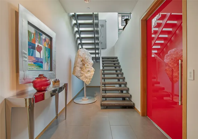 Photo 4 of Sale Pending at 2913 Sale St, Dallas, TX 75219 | MLS# 20978297 | Listing updated on 2026-08-20