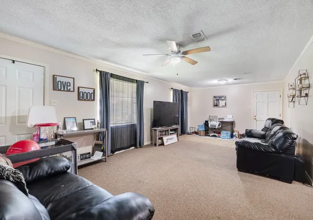 Homes for sale in Clarksville, TX | 1705 W Taylor St, Clarksville, TX 75426 | MLS# 21025794
