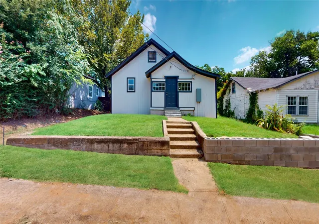 2nd image of 4026 Myrtle St, Dallas, TX 75215 | MLS# 21025779