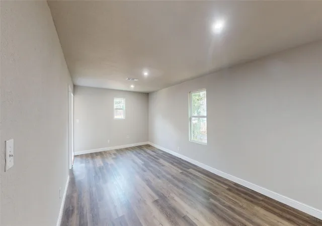 4th image of 4026 Myrtle St, Dallas, TX 75215 | MLS# 21025779