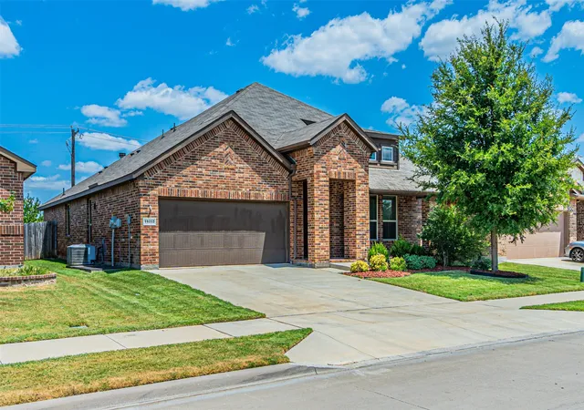 Photo 2 of Single family home for sale at 11460 Starlight Ranch Trl, Haslet, TX 76052 | MLS# 21026839 | Listing updated on 2026-09-19