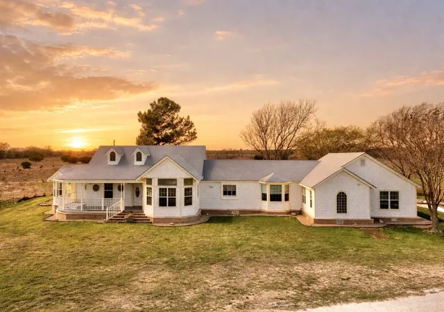 Homes for sale in Clifton, TX | 596 County Road 3425, Clifton, TX 76634 | MLS# 21024507