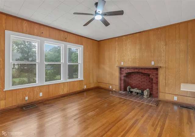 Photo 3 of Single family home for sale at 244 Forest Ave, Shreveport, LA 71104 | MLS# 21026631 | Listing updated on 2026-08-31
