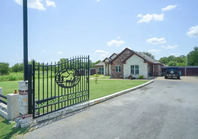 Homes for sale in Waco, TX | 617 Mesquite Tree Rd, Waco, TX 76705 | MLS# 21028828