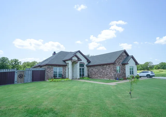 Homes for sale in Waco, TX | 617 Mesquite Tree Rd, Waco, TX 76705 | MLS# 21028828