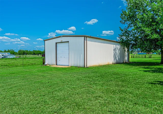 Photo 4 of Single family home for sale at 268 Vz Cr 3416, Wills Point, TX 75169 | MLS# 21029158 | Listing updated on 2026-09-01