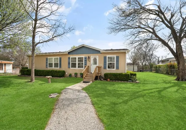 Photo 1 of Single family home for sale at 360 Rockcrest Rd, Mc Kinney, TX 75071 | MLS# 21028598 | Listing updated on 2026-08-17