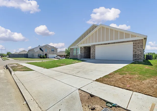 Photo 2 of Single family home for sale at 4037 Bonita Springs Dr, Fort Worth, TX 76123 | MLS# 21028500 | Listing updated on 2026-08-27